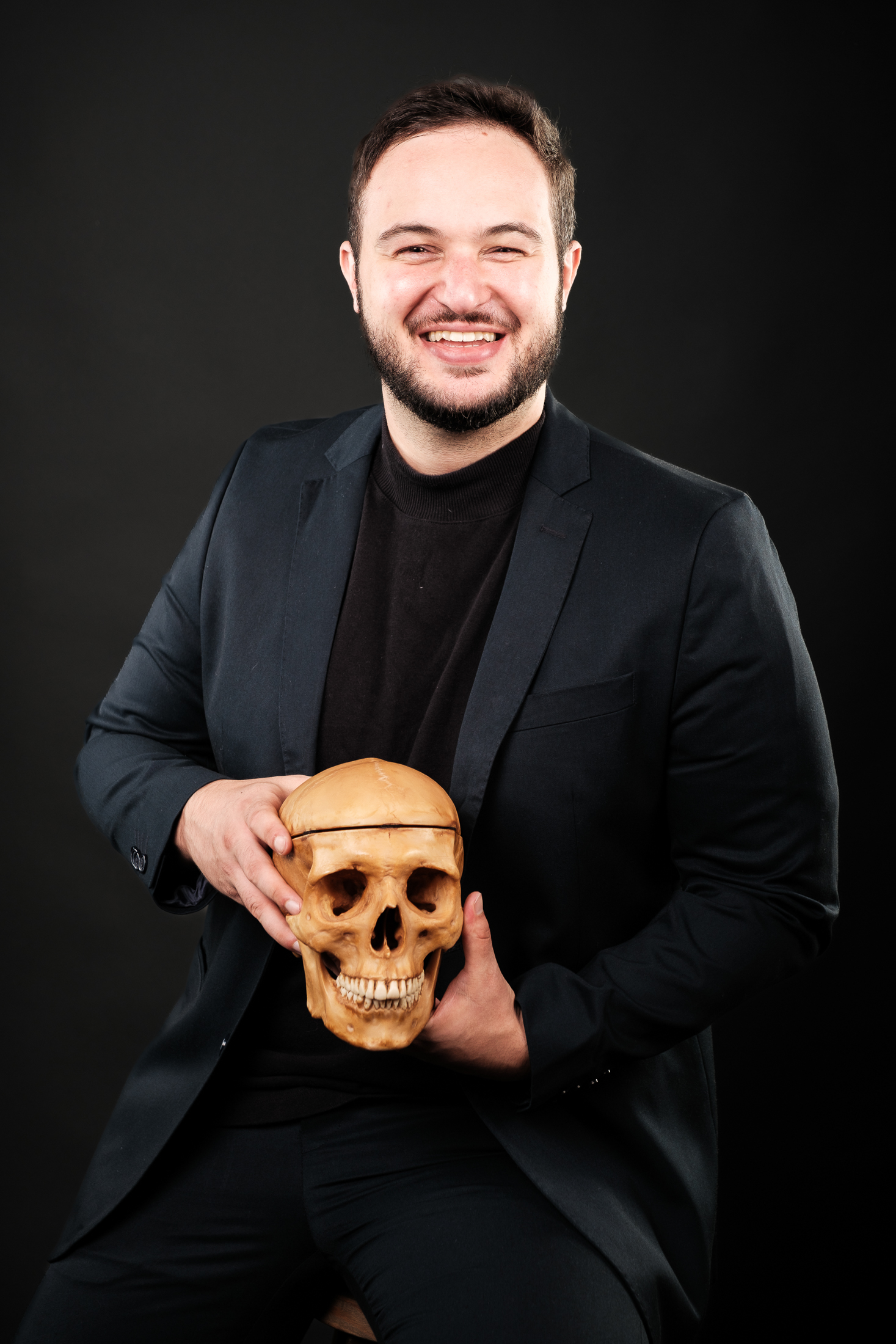 Dr. Luccas Lenine